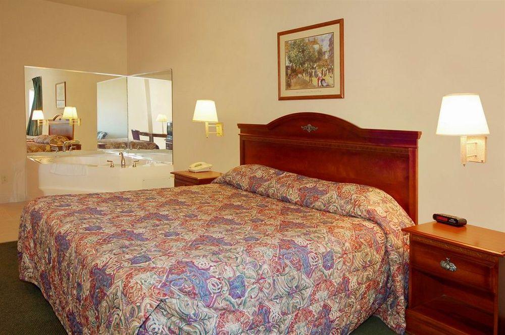Lone Star Inn And Suites Victoria Esterno foto