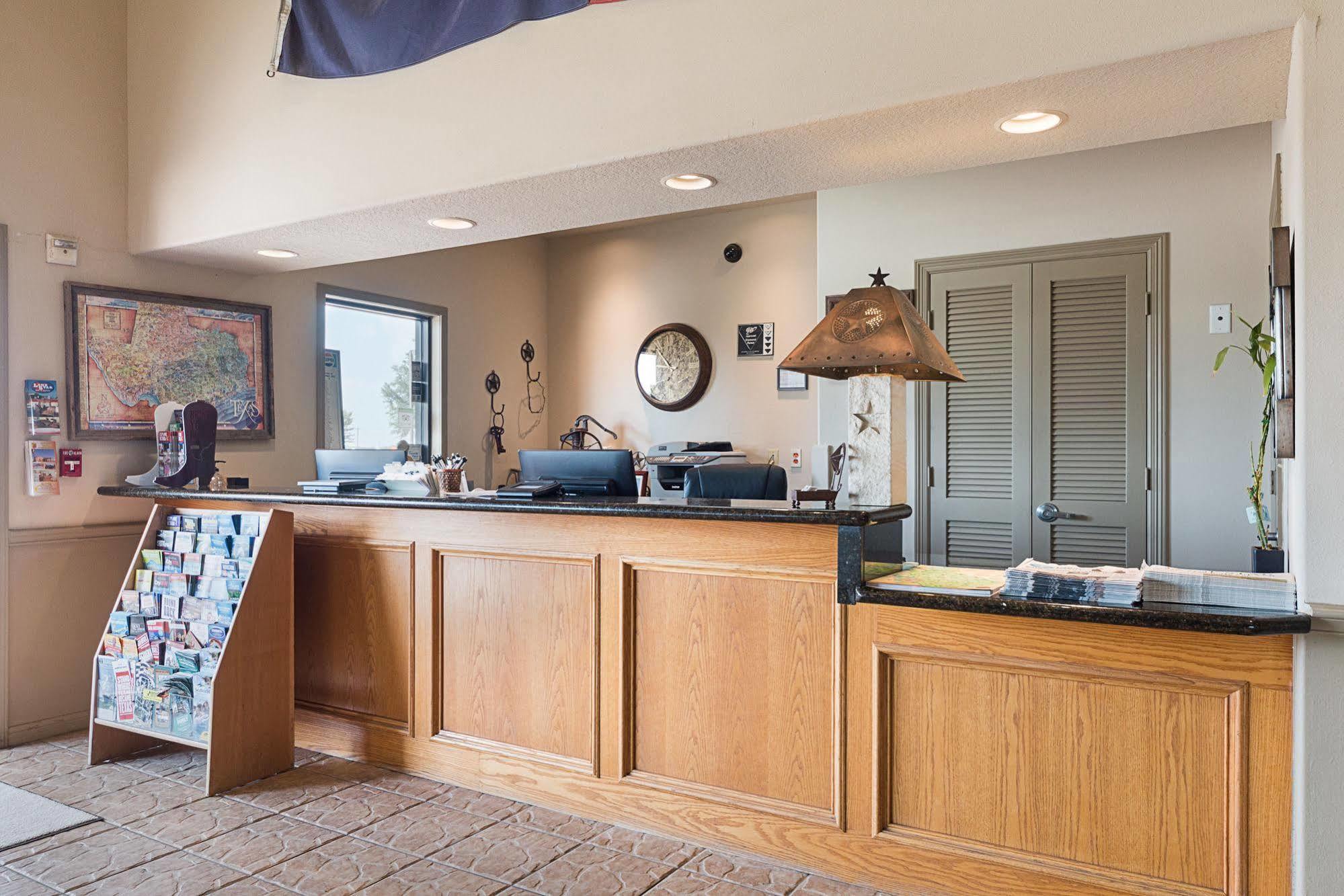 Lone Star Inn And Suites Victoria Esterno foto