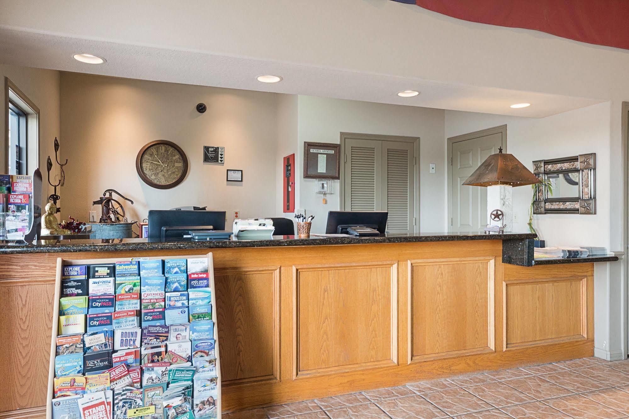 Lone Star Inn And Suites Victoria Esterno foto