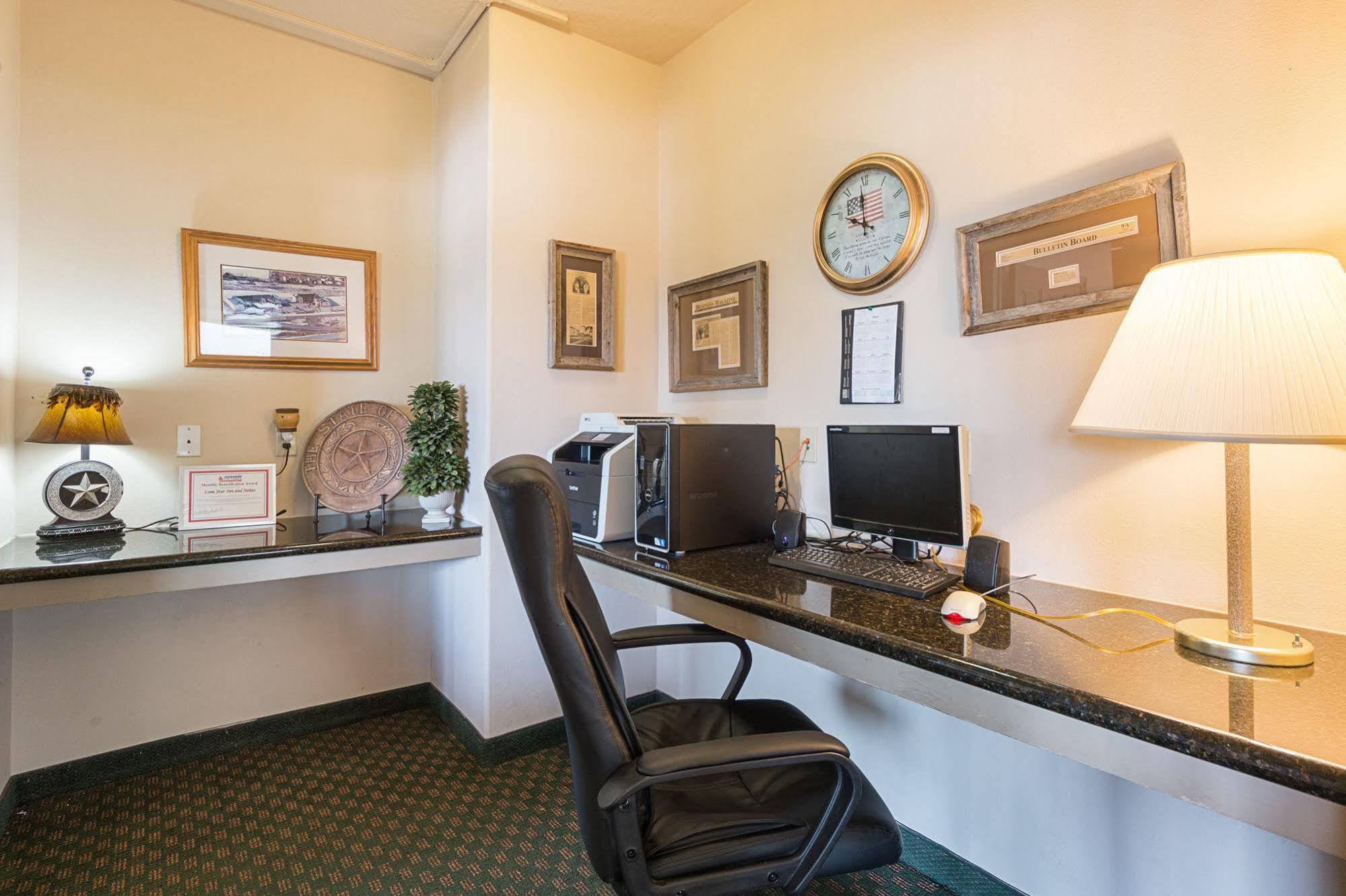 Lone Star Inn And Suites Victoria Esterno foto