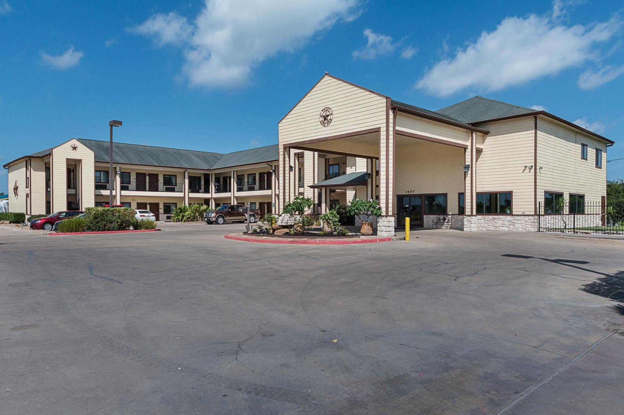 Lone Star Inn And Suites Victoria Esterno foto
